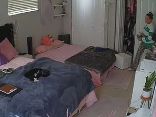 voyeurcam-house-charleys-room
