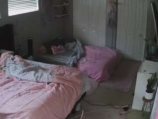 voyeurcam-house-charleys-room's CamSoda show and profile