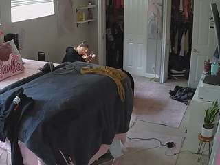 voyeurcam-house-charleys-room's CamSoda show and profile