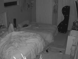 voyeurcam-house-charleys-room's CamSoda show and profile