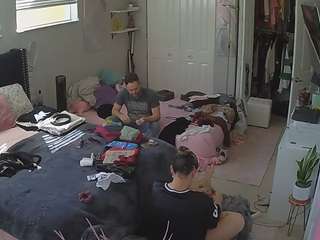 voyeurcam-house-charleys-room's CamSoda show and profile