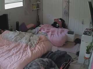 voyeurcam-house-charleys-room webcam