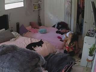 voyeurcam-house-charleys-room webcam