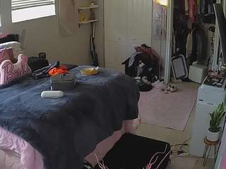 voyeurcam-house-charleys-room