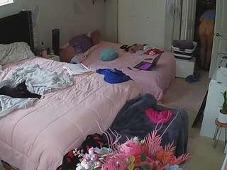 voyeurcam-house-charleys-room