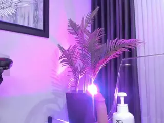 Brianaa-Hot's Live Sex Cam Show