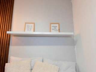 le modèle lana-jonnes est en webcam porno dans un show sur le site camsoda, il possède les tags suivants: anal,lovense,toys,tattoos,strip,spank,pussy,orgasm,natural,milf,middle aged,mature,latina,asshole,hairy pussy,grey,fake tits,dirty talk,dildo or vibrator,dildo