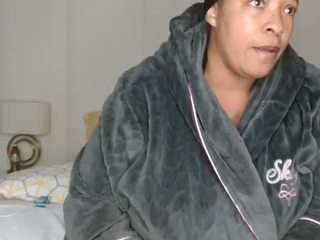 bustyafribabe webcam