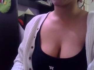 antonia-brunni's CamSoda show and profile