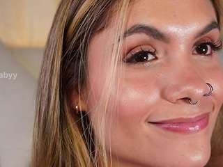 Ten model jest teraz na żywo. just-gaby18