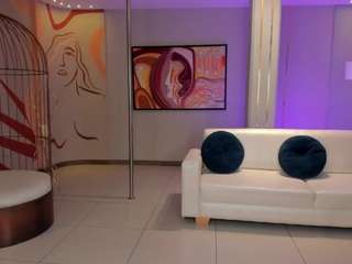 rileyride's CamSoda show and profile