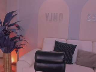 Model ini sedang live sekarang. rileyride