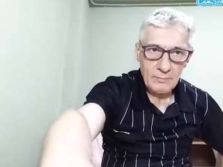 bigcockhugeballs's CamSoda show and profile