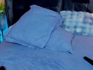Adoralynn live cam