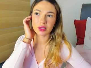 dariadeli's CamSoda show and profile