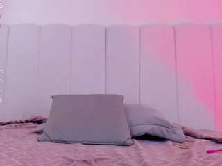 huge-boobs-ebony Live Webcam on CamSoda