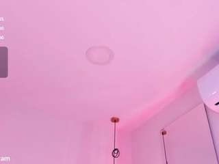 huge-boobs-ebony webcam