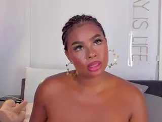 huge-boobs-ebony's live chat room