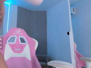 Chloe live webcam show