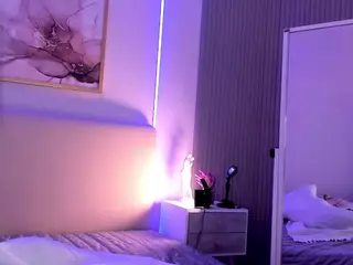 VirrginChloee's Live Sex Cam Show