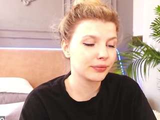 aleksakeller webcam model