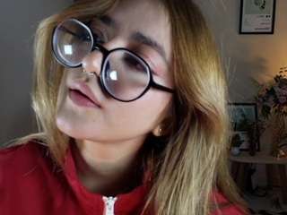 jenna-bluee's CamSoda show and profile