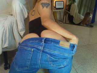 Jenna-bluee live webcam show