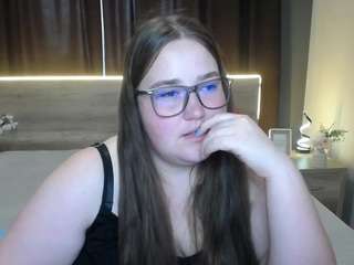Daniellagrace's cam show statistics and live stream