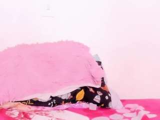 Dominikajaramillo's cam show statistics and live stream