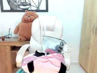 ciarax1's live room