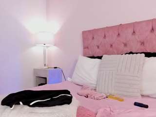 Live webcam model melany-hiller on Soda Cams