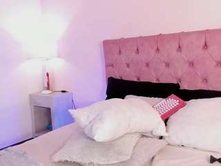 Melany Hiller live webcam show