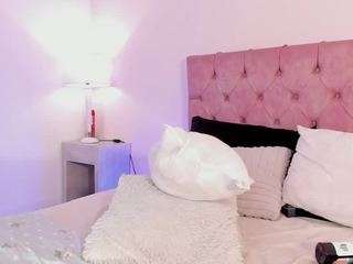 Melany Hiller live webcam show