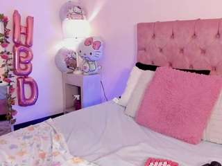 Live cam show with Melany Hiller