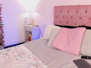melany-hiller Live Webcam on CamSoda