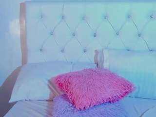 leahcollins live webcam show