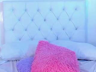 leahcollins live cam preview