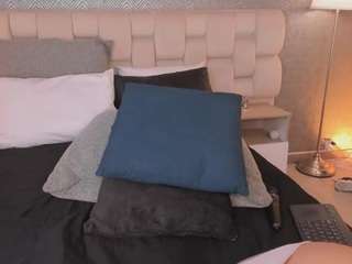 ah-mara's CamSoda show and profile