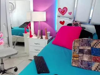 Viictoriiaa's Live Sex Cam Show