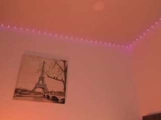 Live webcam model cielamelie on Soda Cams