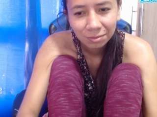 gomezdanis01's CamSoda show and profile