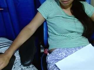 gomezdanis01's CamSoda show and profile