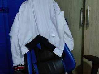 gomezdanis01 live cam profile