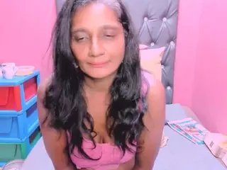 INDIANCANDY69's Live Sex Cam Show