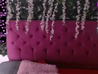 crystalross Live Webcam on CamSoda
