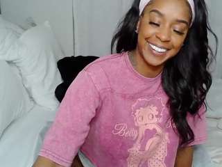 january-rose Live Webcam on CamSoda
