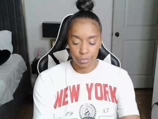 january-rose Live Webcam on CamSoda