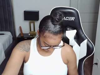 january-rose webcam model