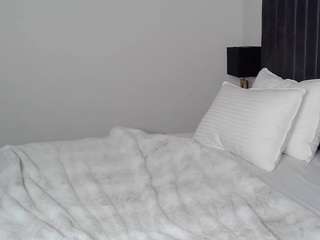 Live webcam model january-rose on Soda Cams