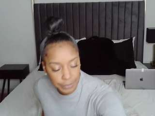 january-rose Live Webcam on CamSoda